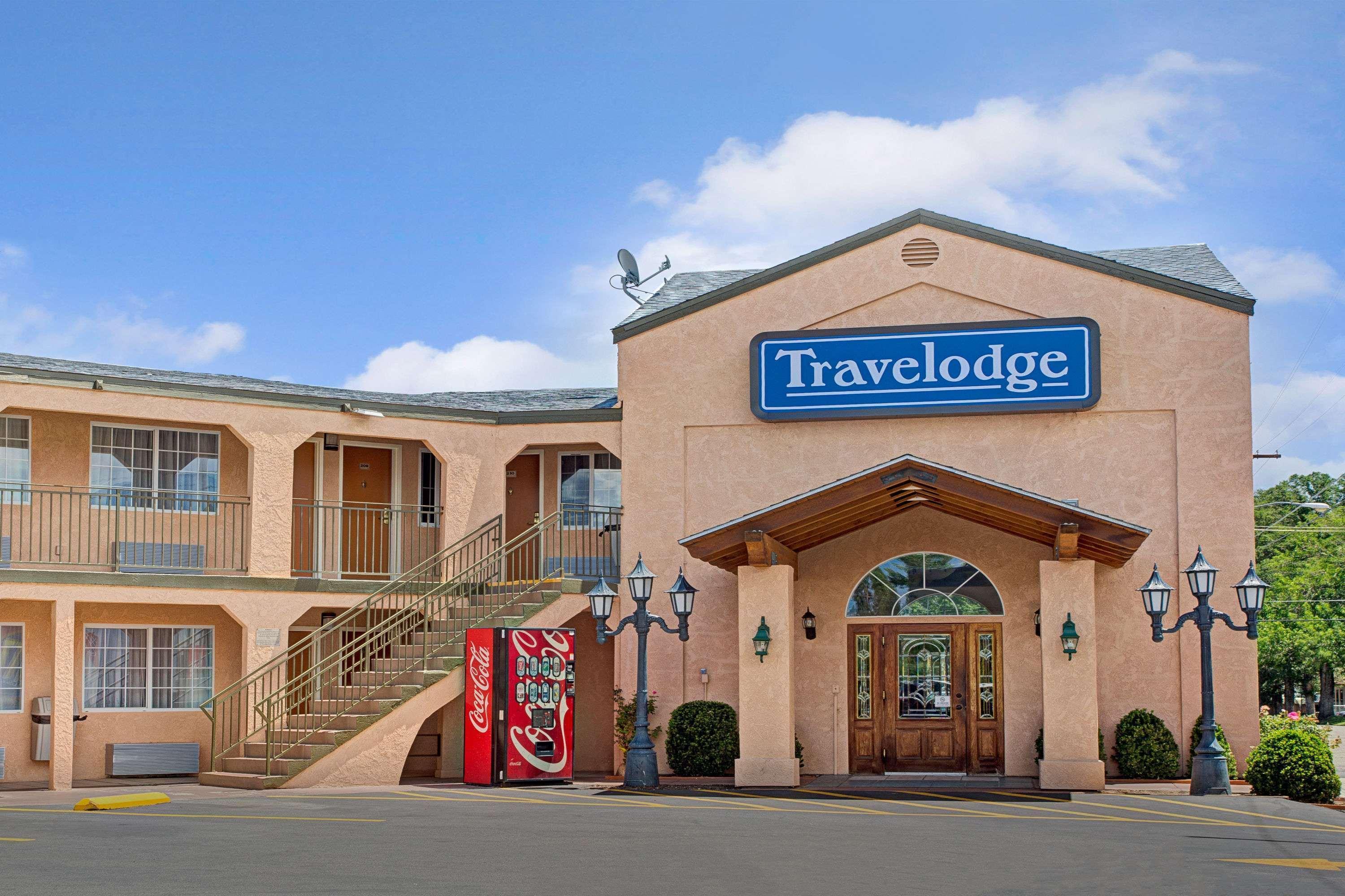 Travelodge By Wyndham Bishop Exteriör bild